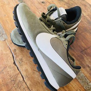 VERY COOL NIKE SHOES!